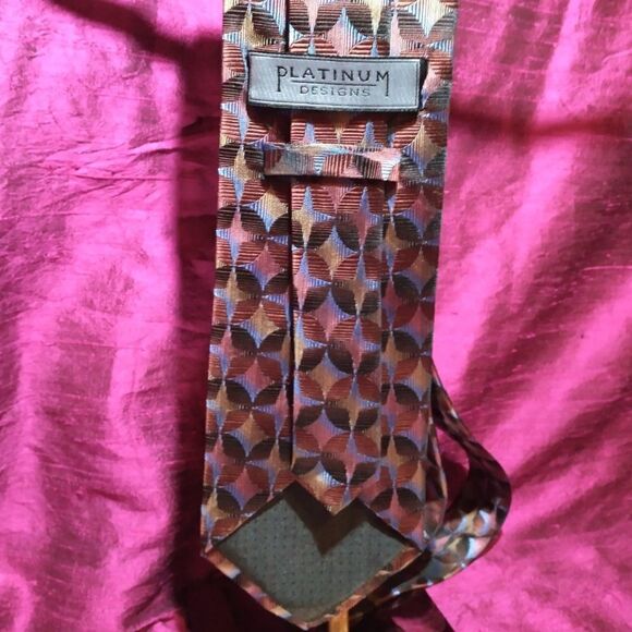 Platinum designs tie  - Picture 3 of 5